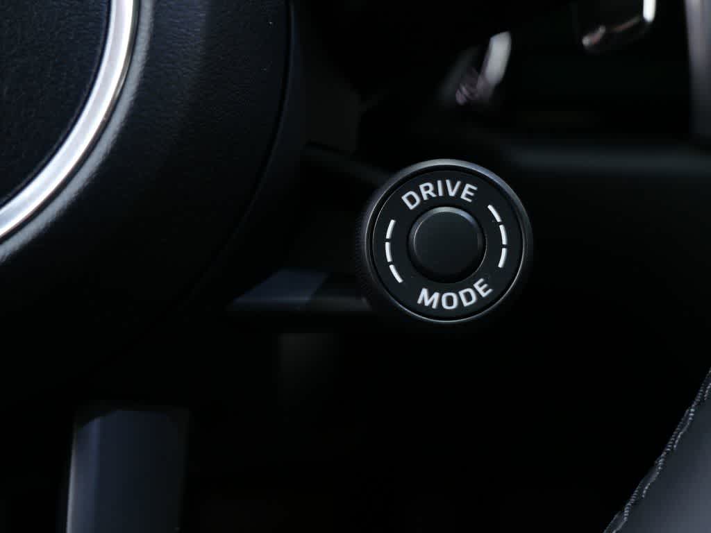 Thumbnail: 2026 Porsche Macan - 19