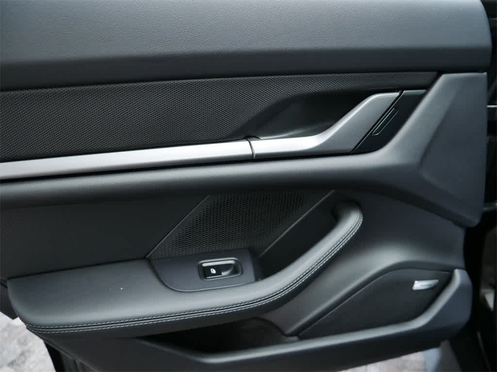 Thumbnail: 2025 Porsche Taycan - 14