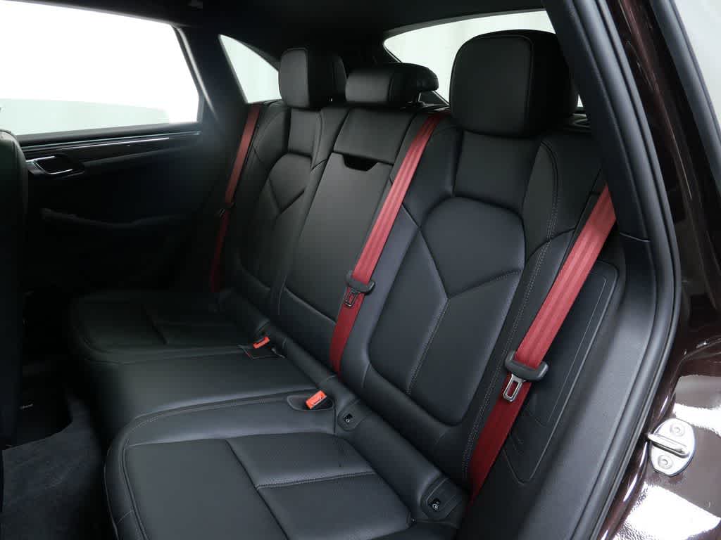 Thumbnail: 2022 Porsche Macan - 13