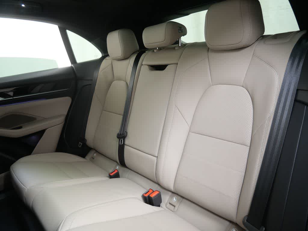 Thumbnail: 2026 Porsche Macan - 14