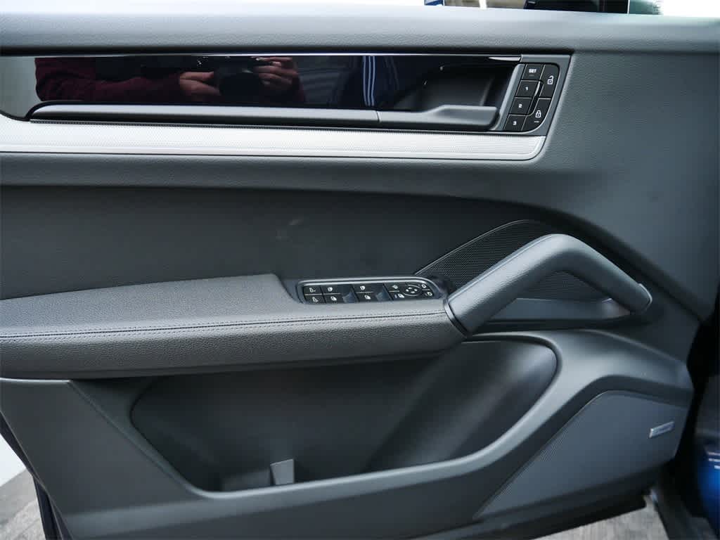 Thumbnail: 2026 Porsche Cayenne - 11