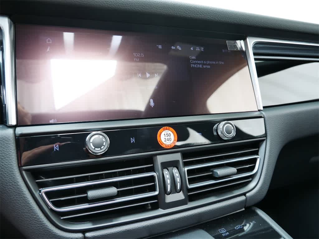 Thumbnail: 2026 Porsche Macan - 27