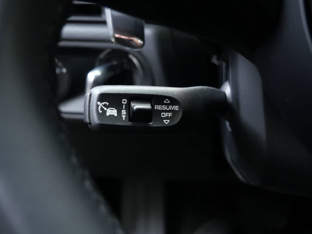 Thumbnail: 2026 Porsche Macan - 25