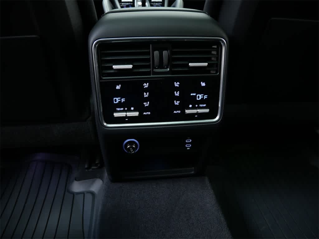 Thumbnail: 2023 Porsche Cayenne - 15