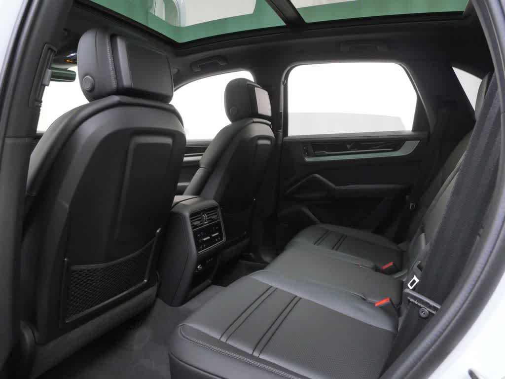 Thumbnail: 2026 Porsche Cayenne - 14