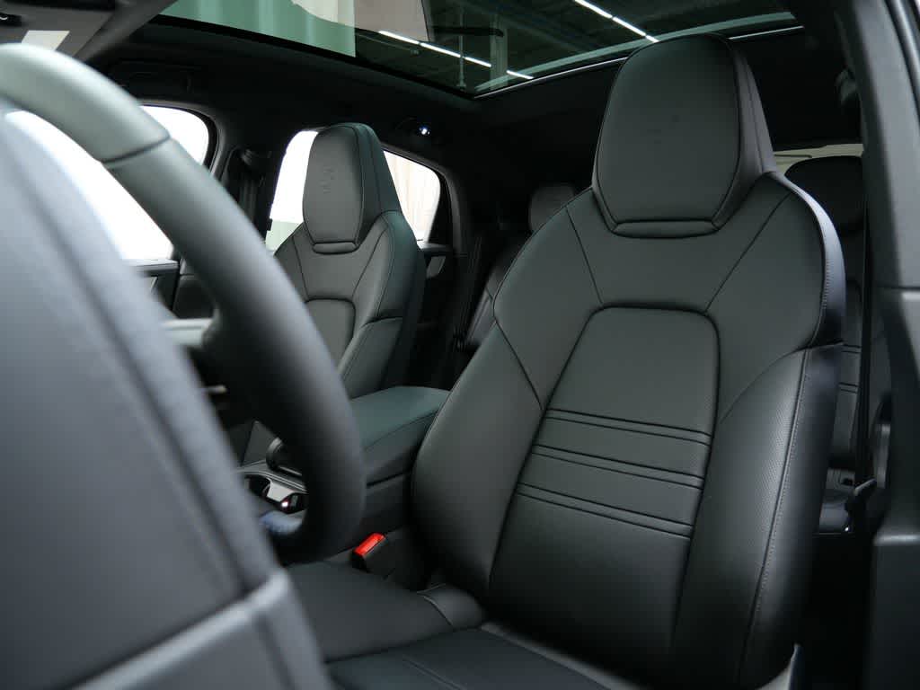 Thumbnail: 2026 Porsche Cayenne - 5