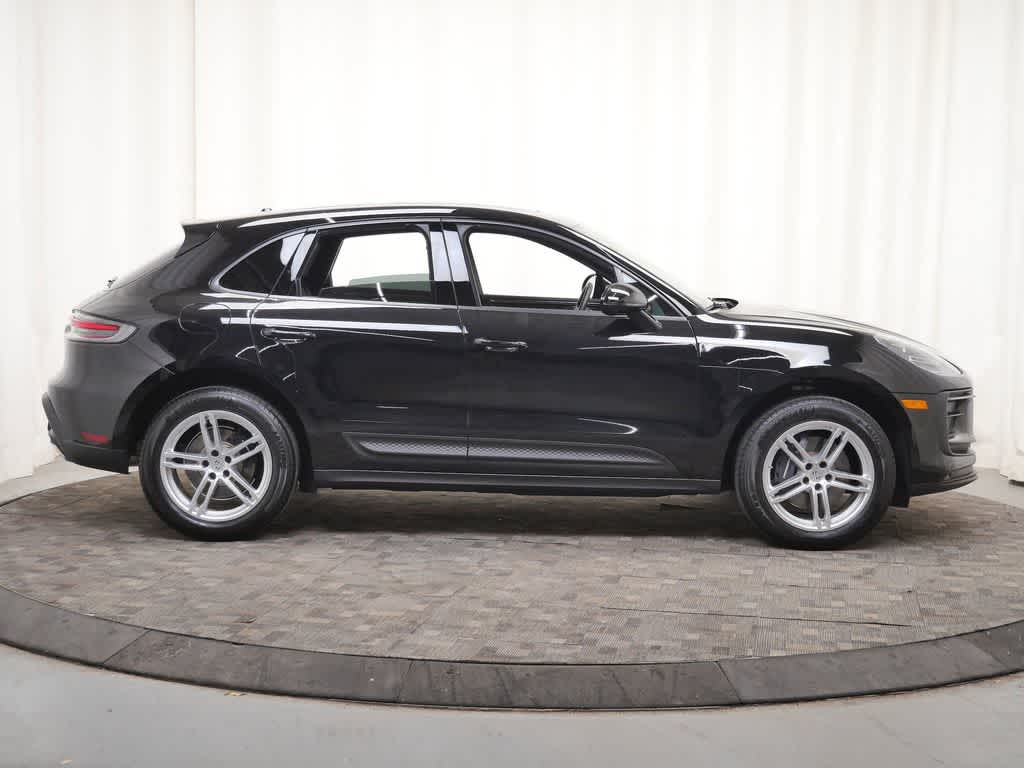 Thumbnail: 2025 Porsche Macan - 8