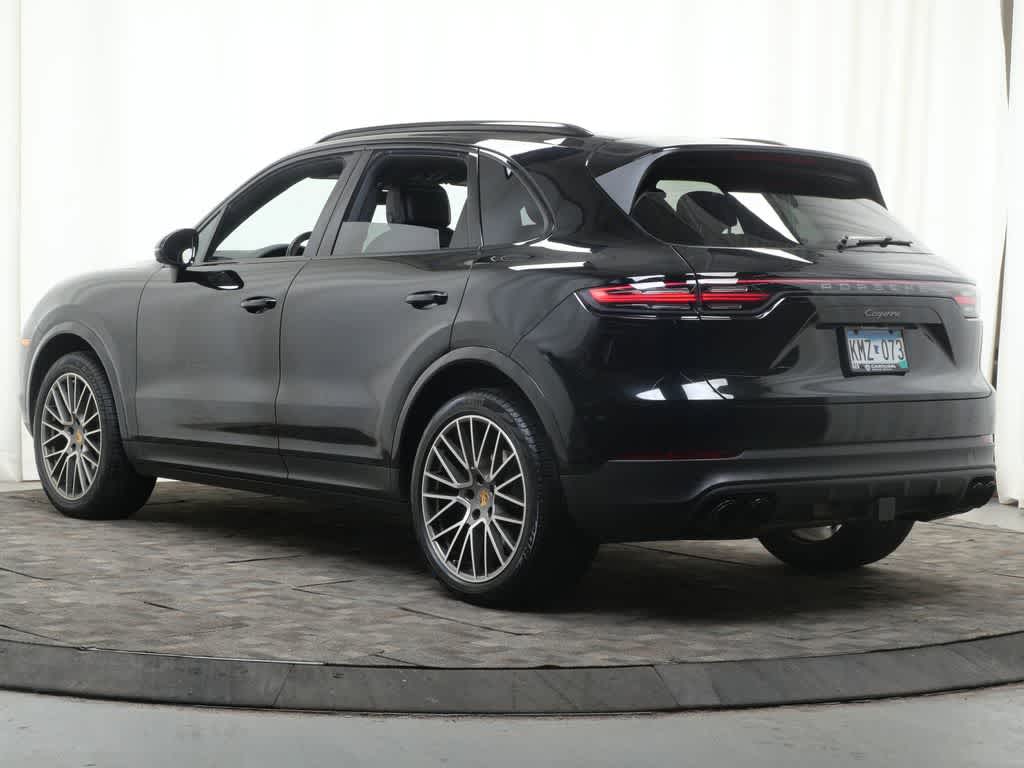Thumbnail: 2023 Porsche Cayenne - 3