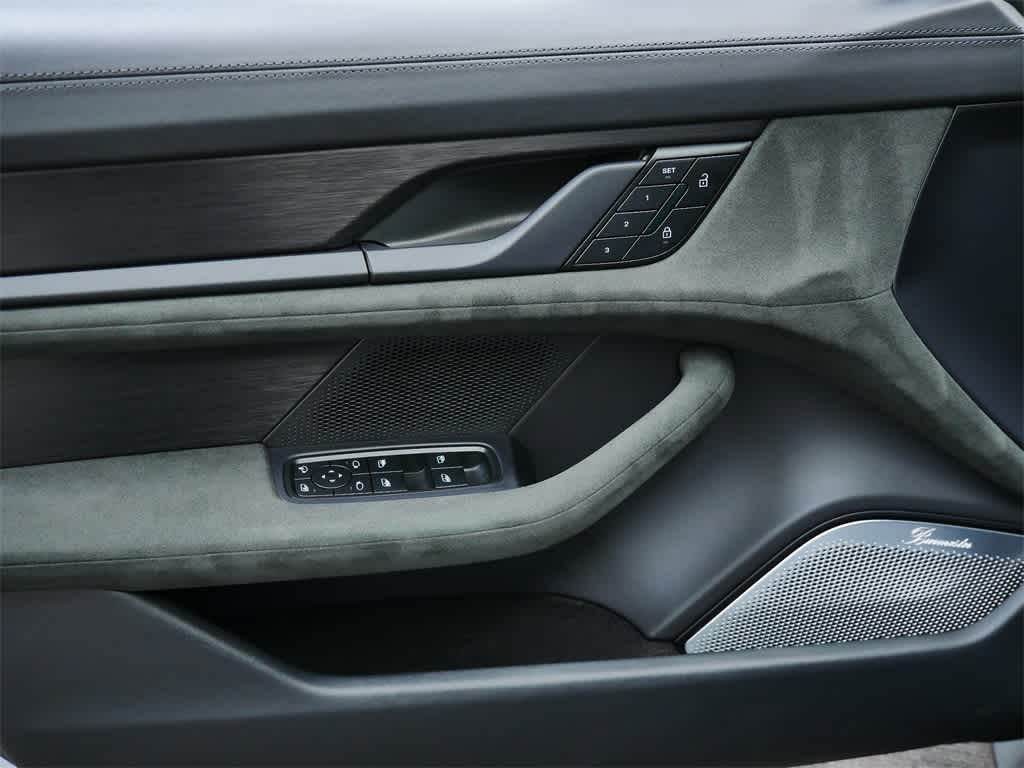 Thumbnail: 2023 Porsche Taycan - 11