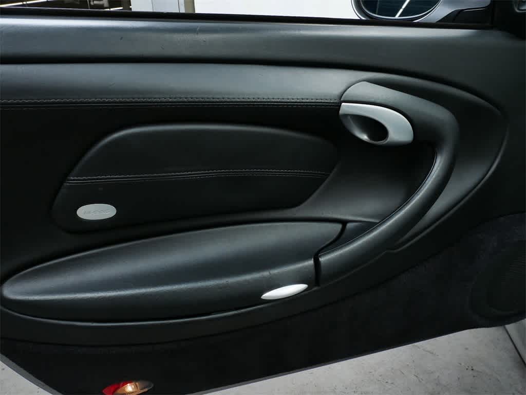 Thumbnail: 2005 Porsche 911 - 11