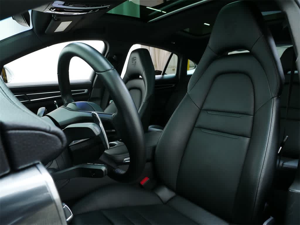 Thumbnail: 2023 Porsche Panamera - 5