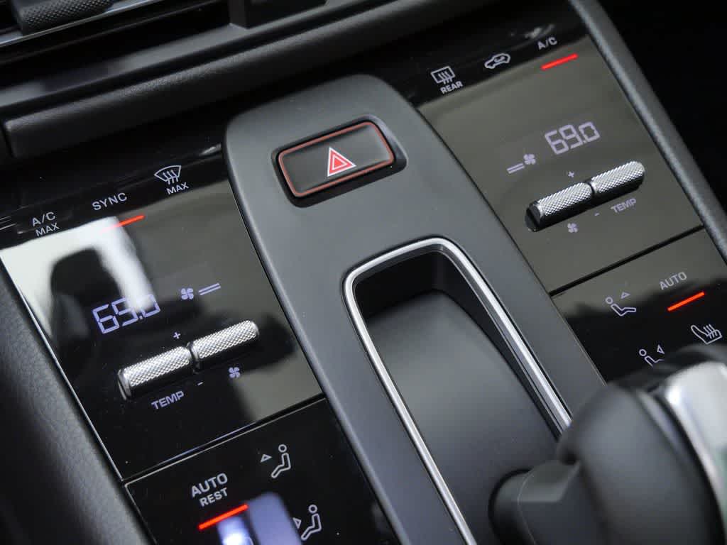 Thumbnail: 2026 Porsche Macan - 24