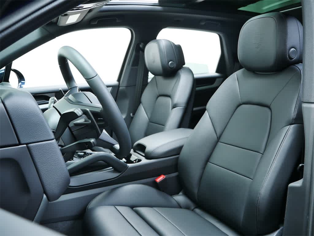 Thumbnail: 2025 Porsche Cayenne - 5