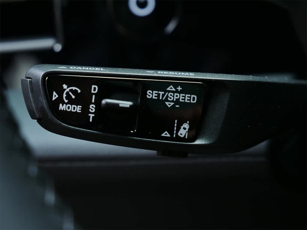 Thumbnail: 2025 Porsche Taycan - 18