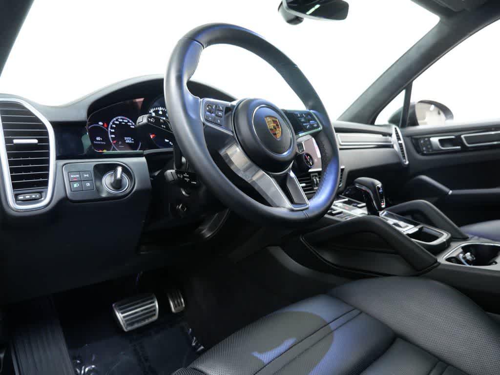 Thumbnail: 2023 Porsche Cayenne - 4