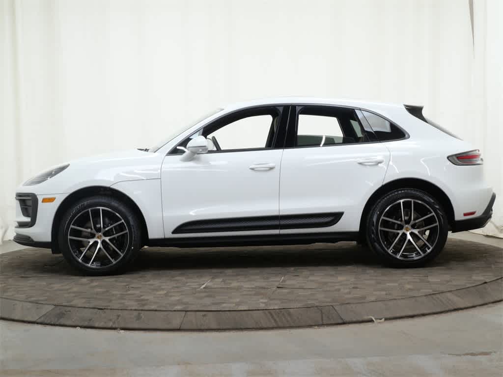 Thumbnail: 2026 Porsche Macan - 2