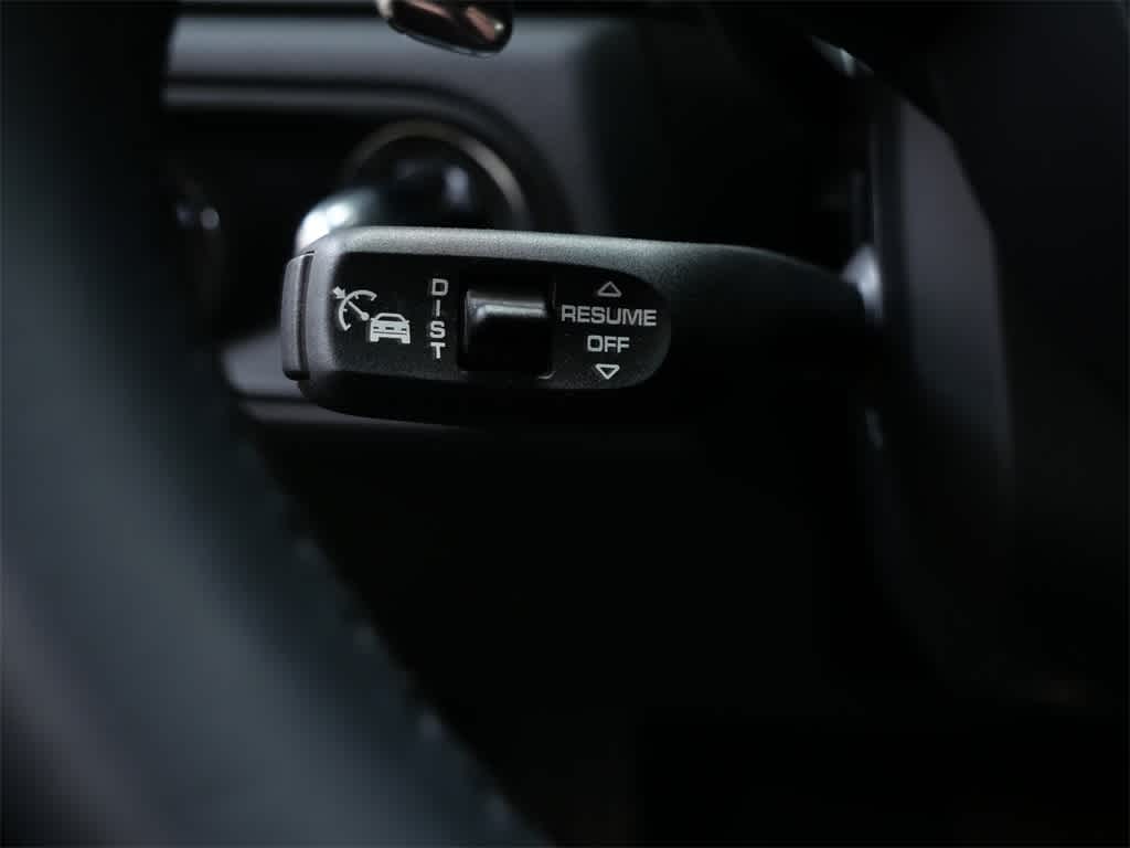 Thumbnail: 2025 Porsche Macan - 19