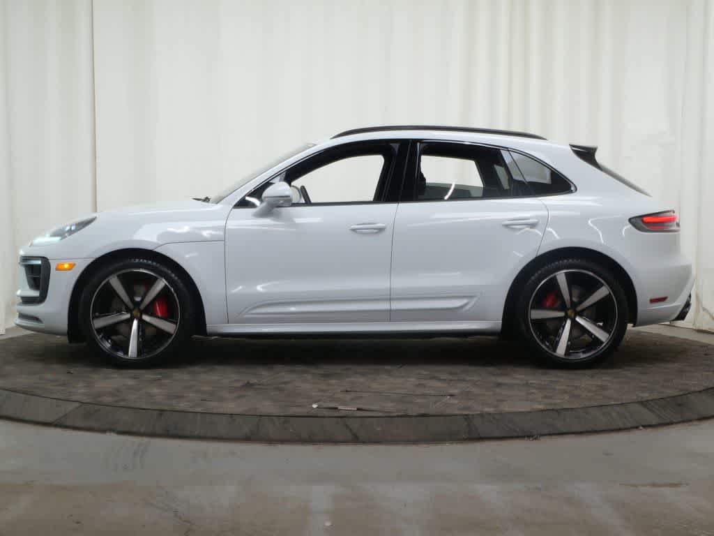 Thumbnail: 2026 Porsche Macan - 2