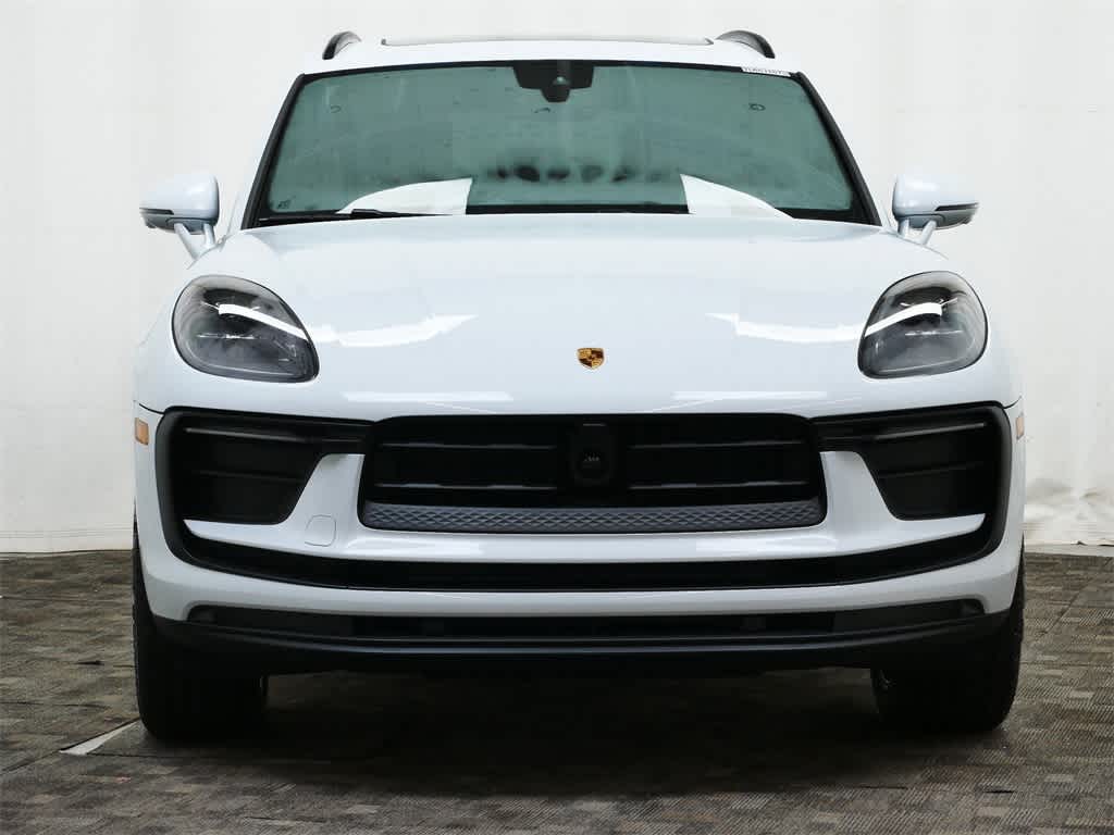 Thumbnail: 2026 Porsche Macan - 10