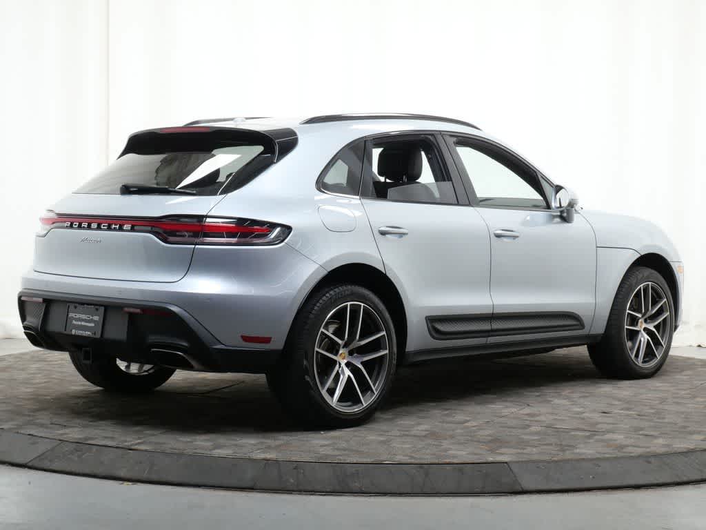 Thumbnail: 2022 Porsche Macan - 7
