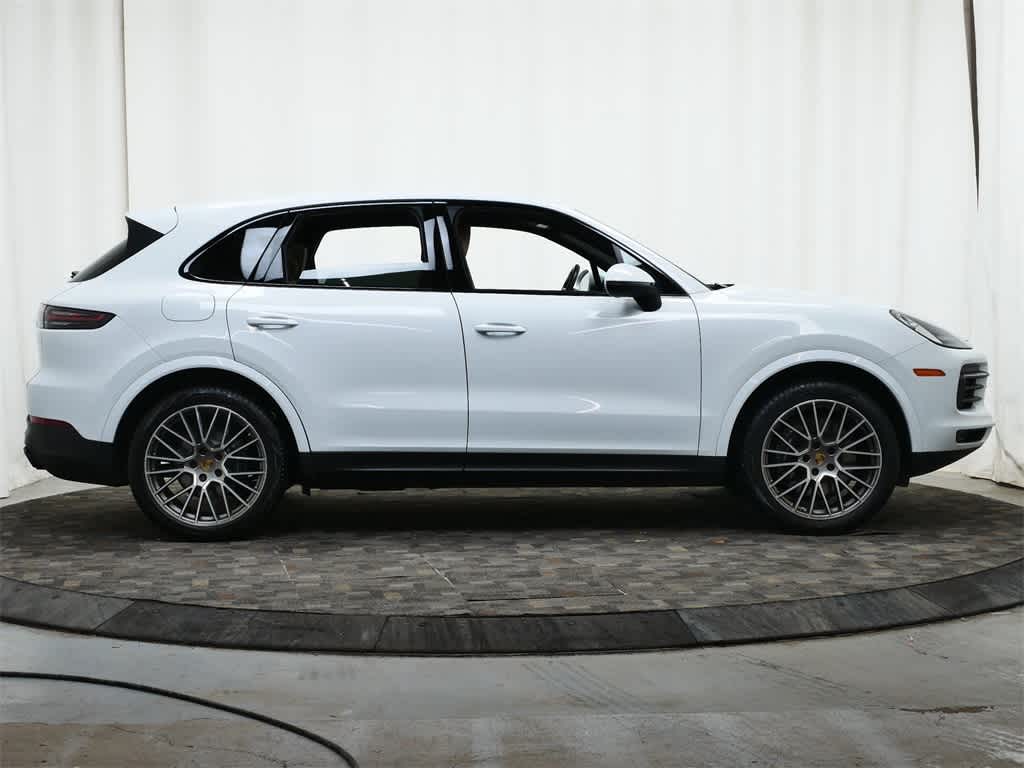 Thumbnail: 2023 Porsche Cayenne - 8