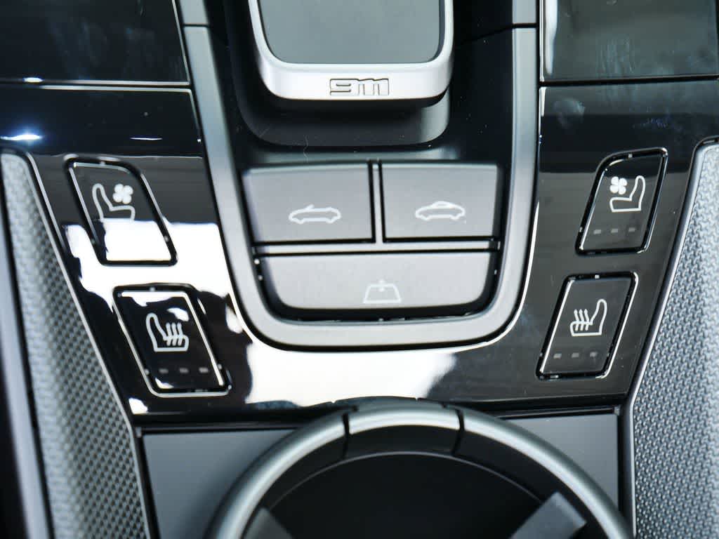 Thumbnail: 2026 Porsche 911 - 21