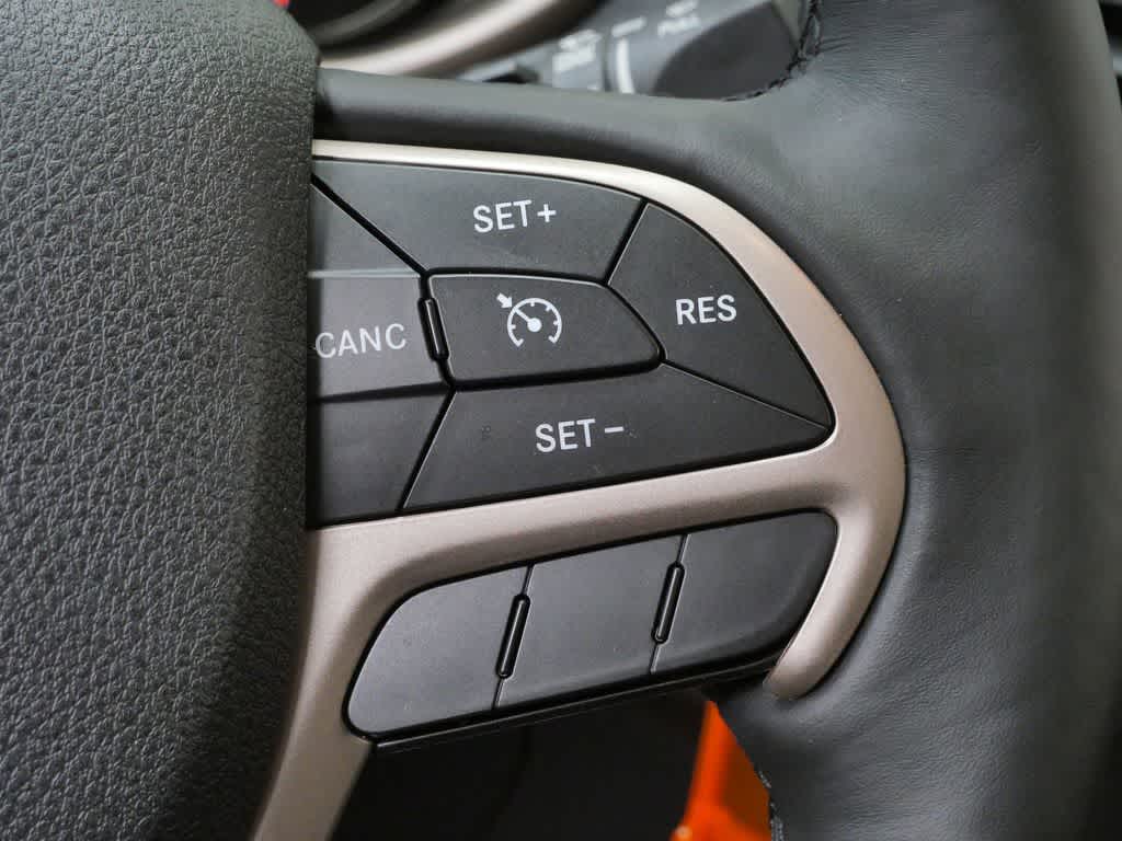 Thumbnail: 2017 Jeep Cherokee - 19