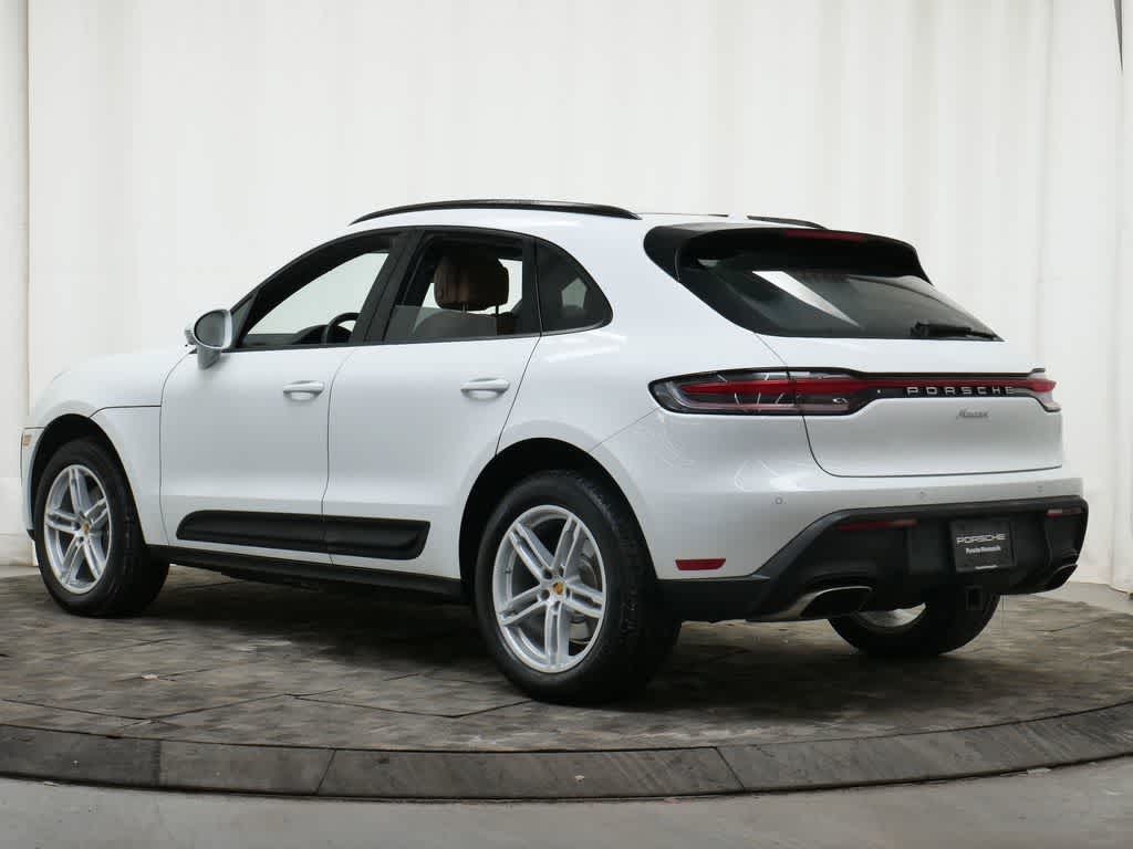 Thumbnail: 2025 Porsche Macan - 3