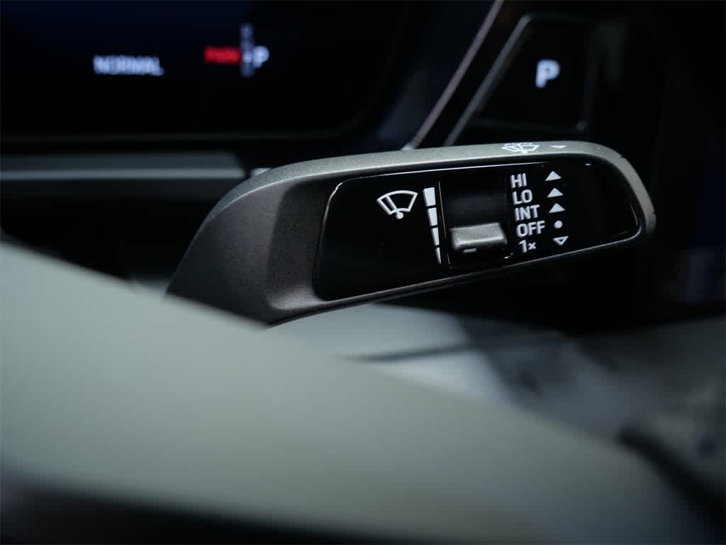 Thumbnail: 2026 Porsche Macan - 26