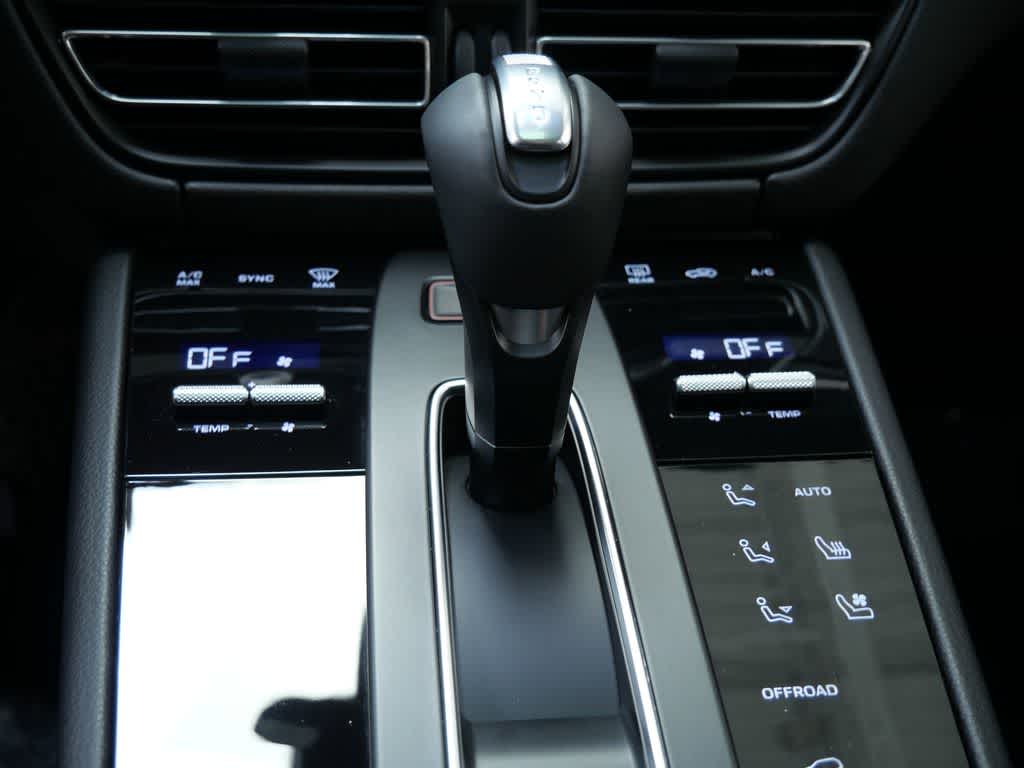 Thumbnail: 2026 Porsche Macan - 26