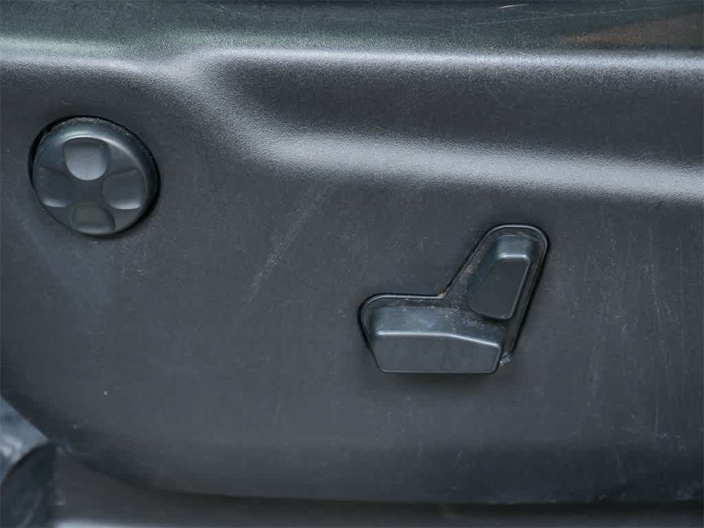 Thumbnail: 2017 Jeep Grand Cherokee - 12