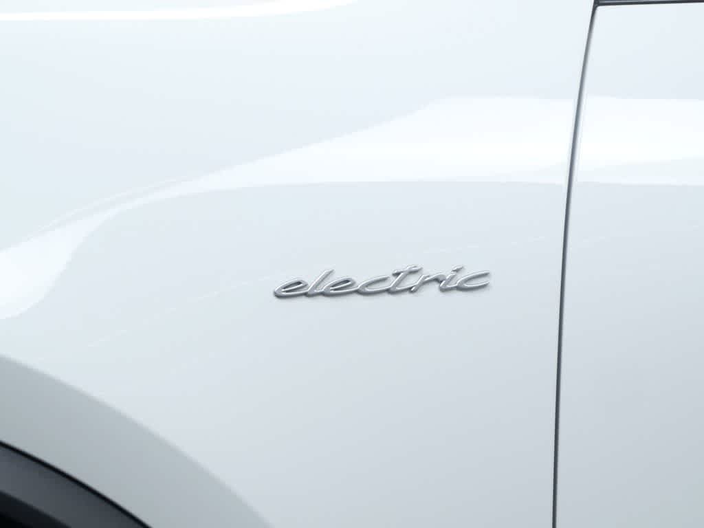 Thumbnail: 2024 Porsche Macan - 11