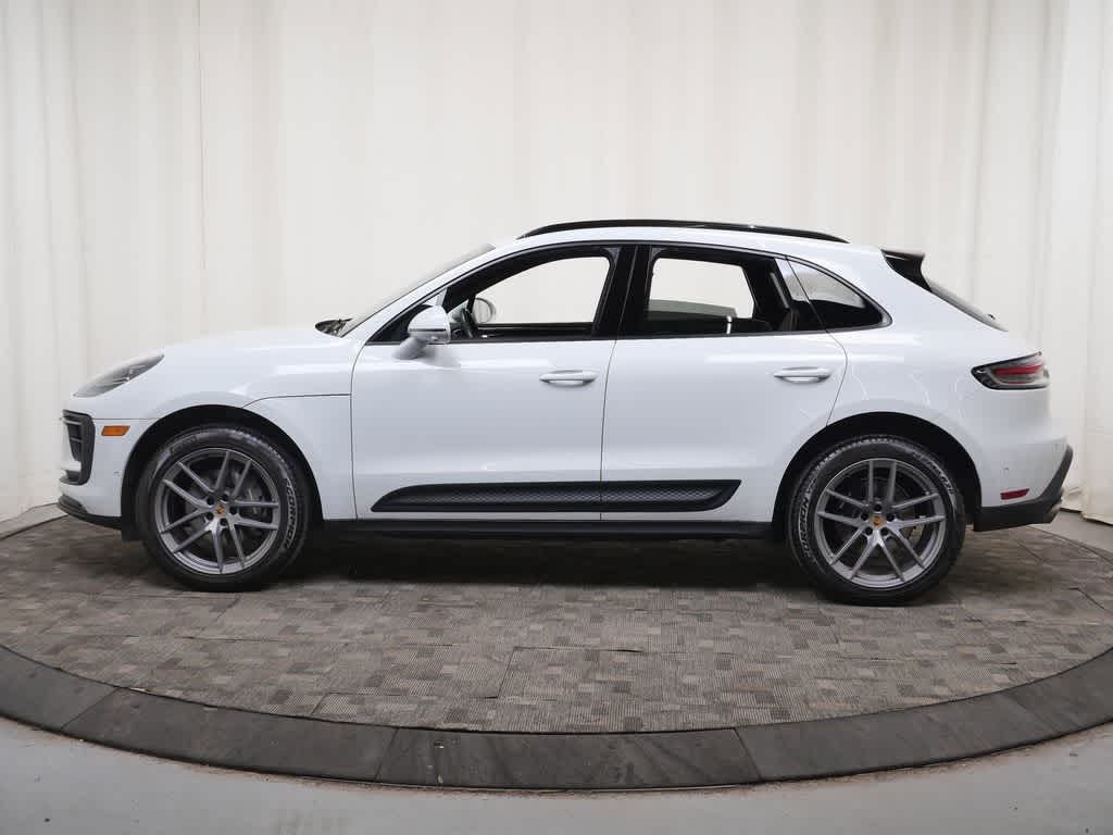Thumbnail: 2023 Porsche Macan - 2