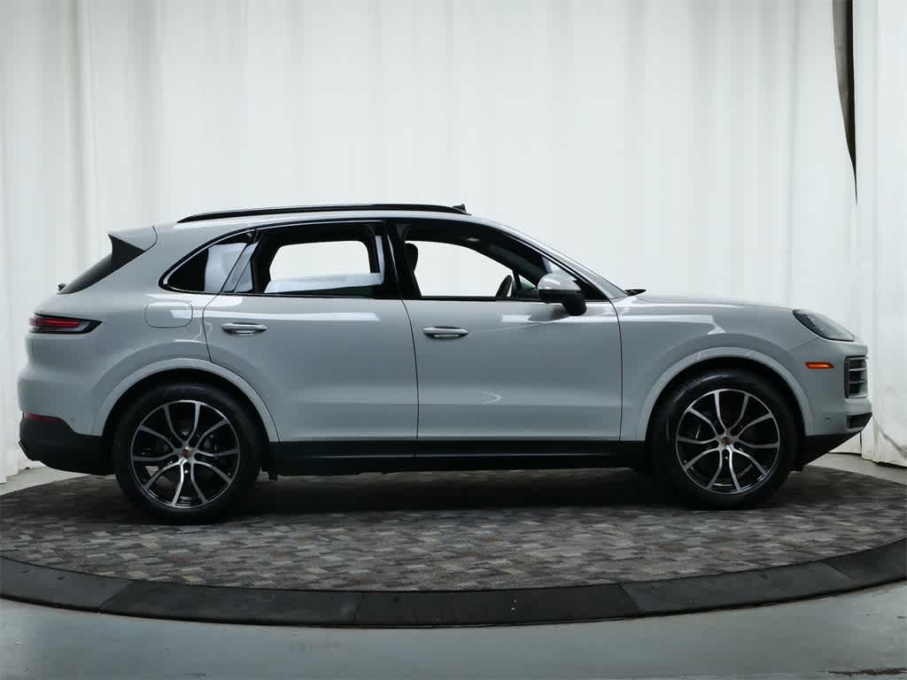 Thumbnail: 2025 Porsche Cayenne - 8