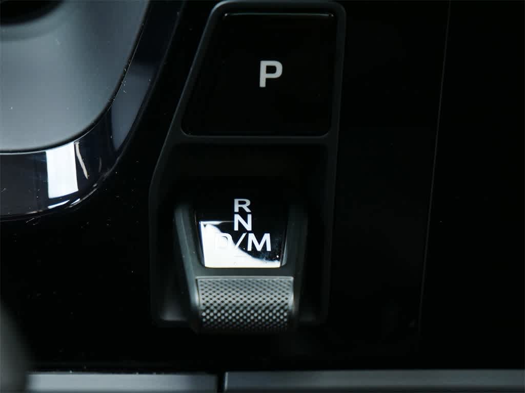 Thumbnail: 2025 Porsche Panamera - 25