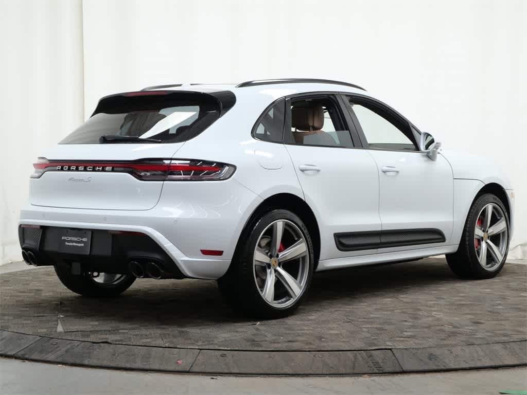Thumbnail: 2026 Porsche Macan - 7