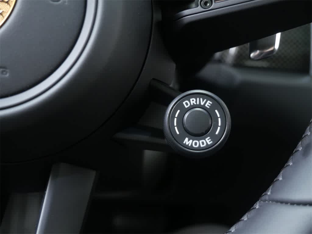 Thumbnail: 2026 Porsche Macan - 23