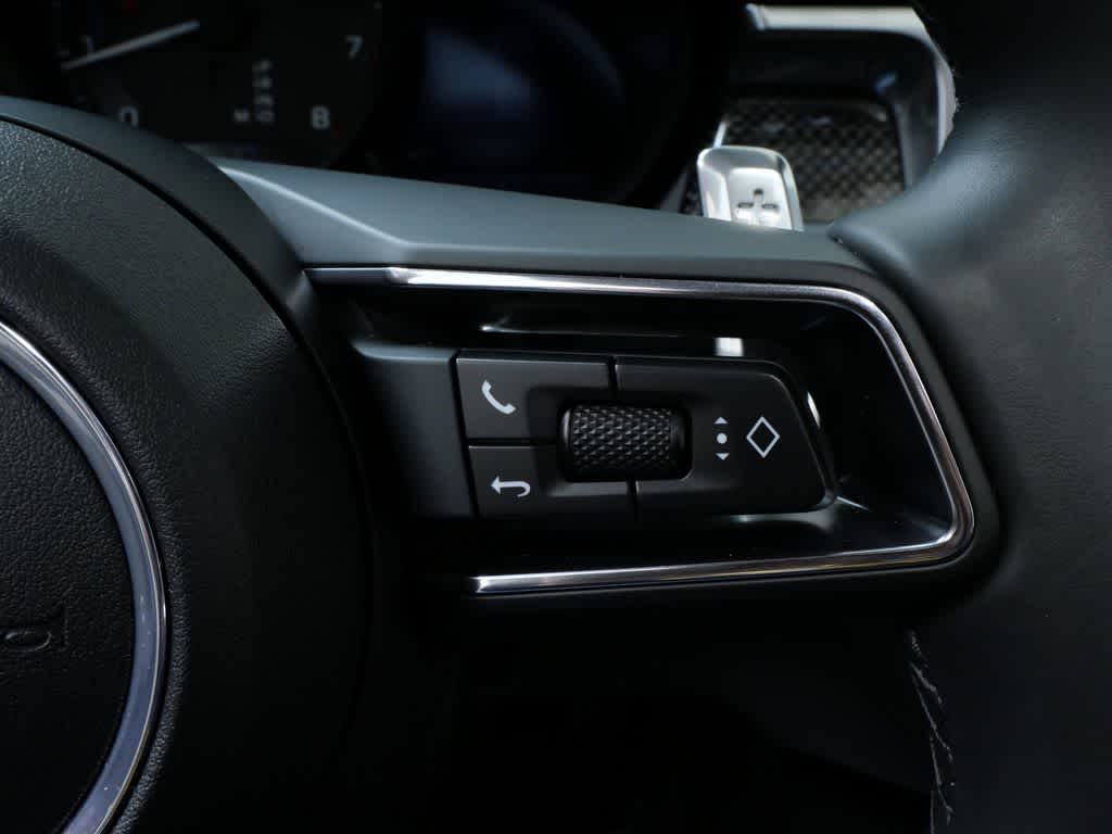 Thumbnail: 2025 Porsche Macan - 24