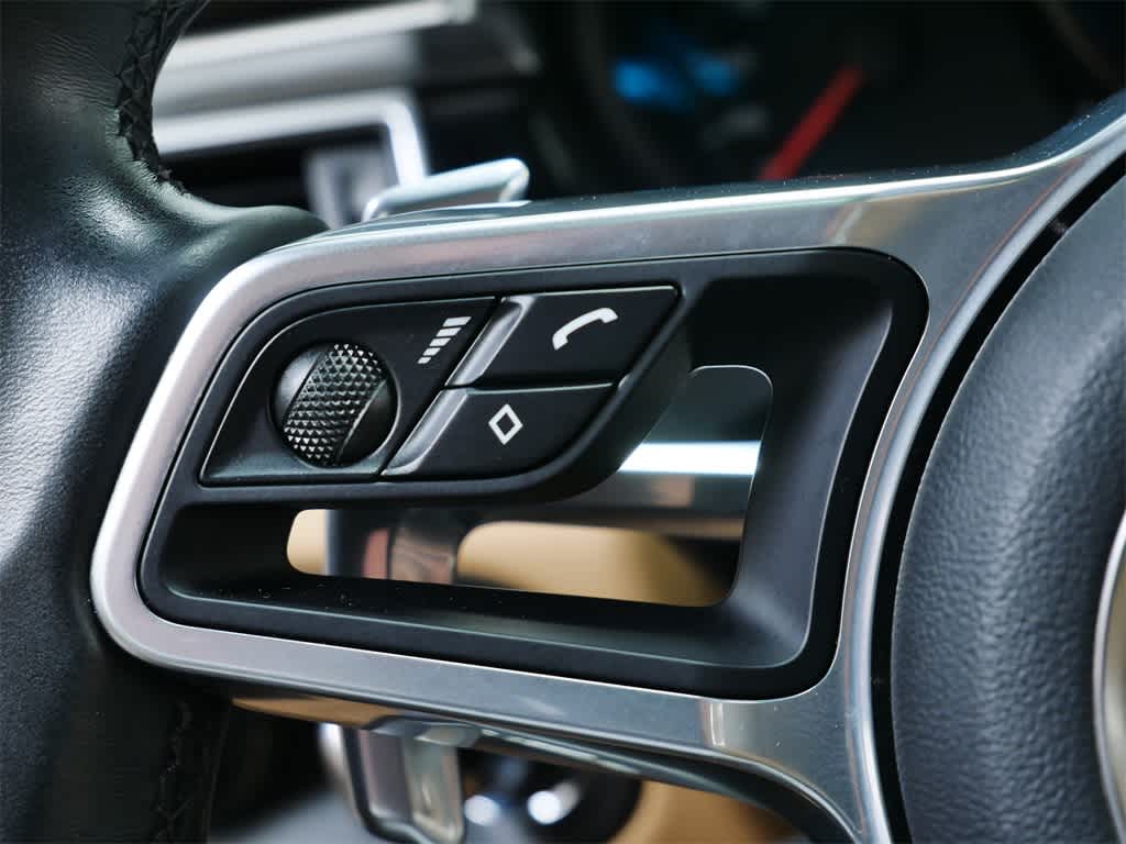 Thumbnail: 2018 Porsche Macan - 21