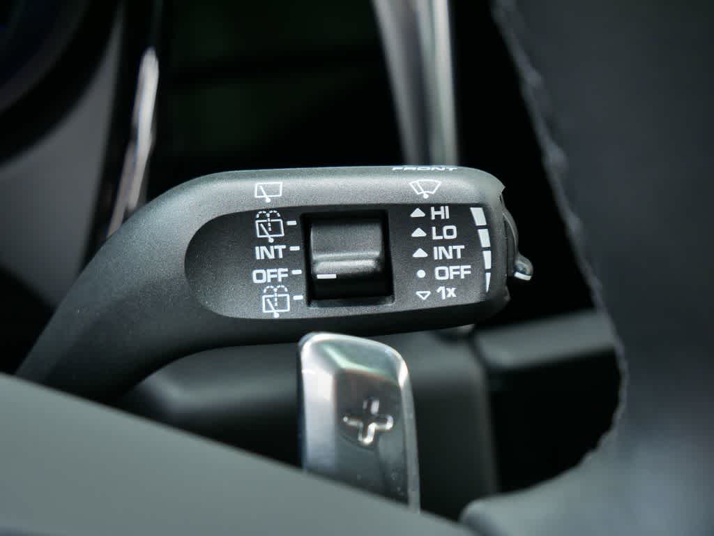 Thumbnail: 2025 Porsche Macan - 23