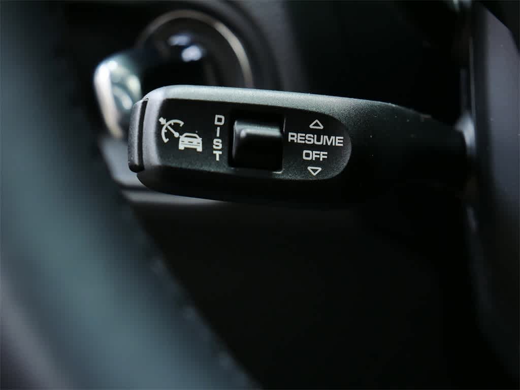 Thumbnail: 2026 Porsche Macan - 19