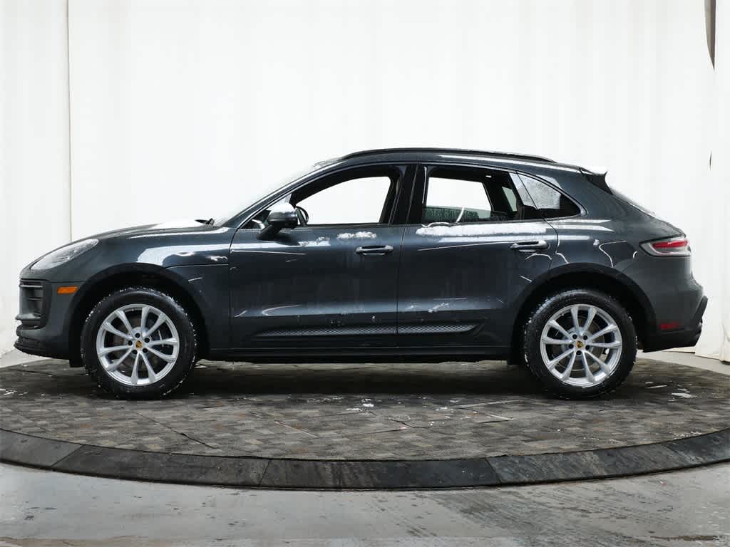 Thumbnail: 2026 Porsche Macan - 2