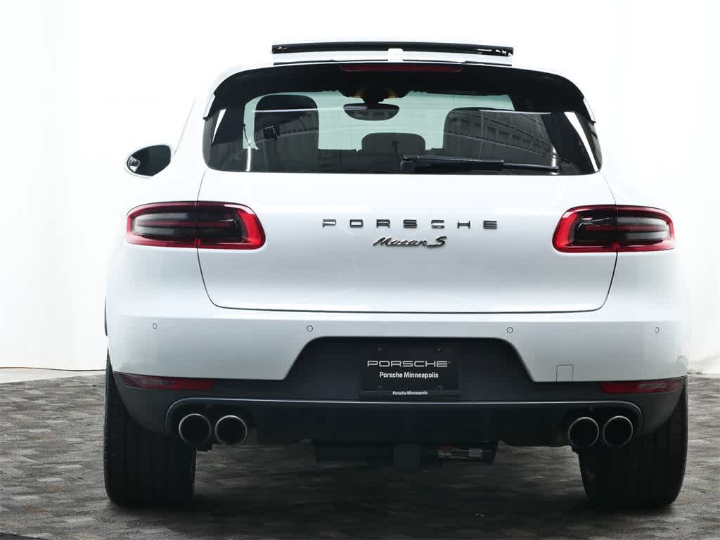 Thumbnail: 2016 Porsche Macan - 6