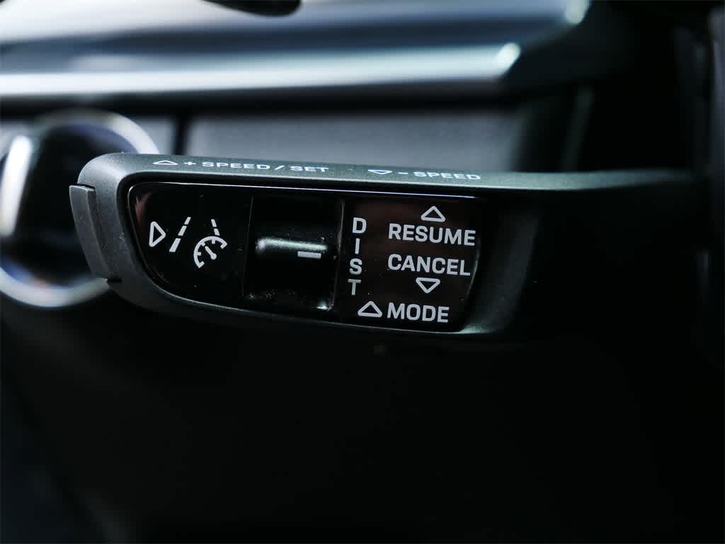 Thumbnail: 2023 Porsche Panamera - 19