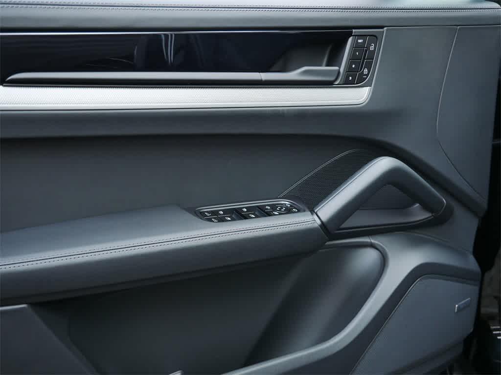 Thumbnail: 2026 Porsche Cayenne - 11