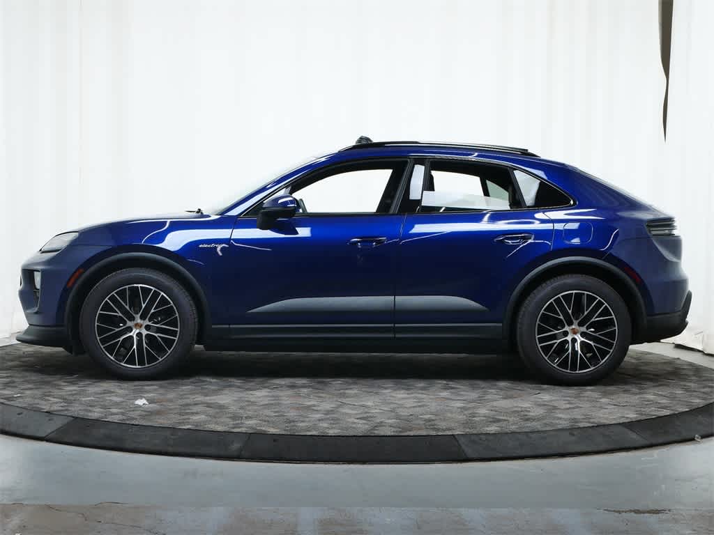 Thumbnail: 2025 Porsche Macan - 2