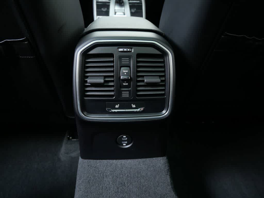 Thumbnail: 2024 Porsche Macan - 15