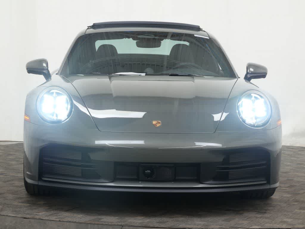 Thumbnail: 2026 Porsche 911 - 10