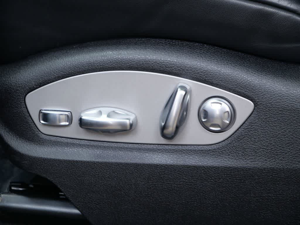 Thumbnail: 2025 Porsche Macan - 11