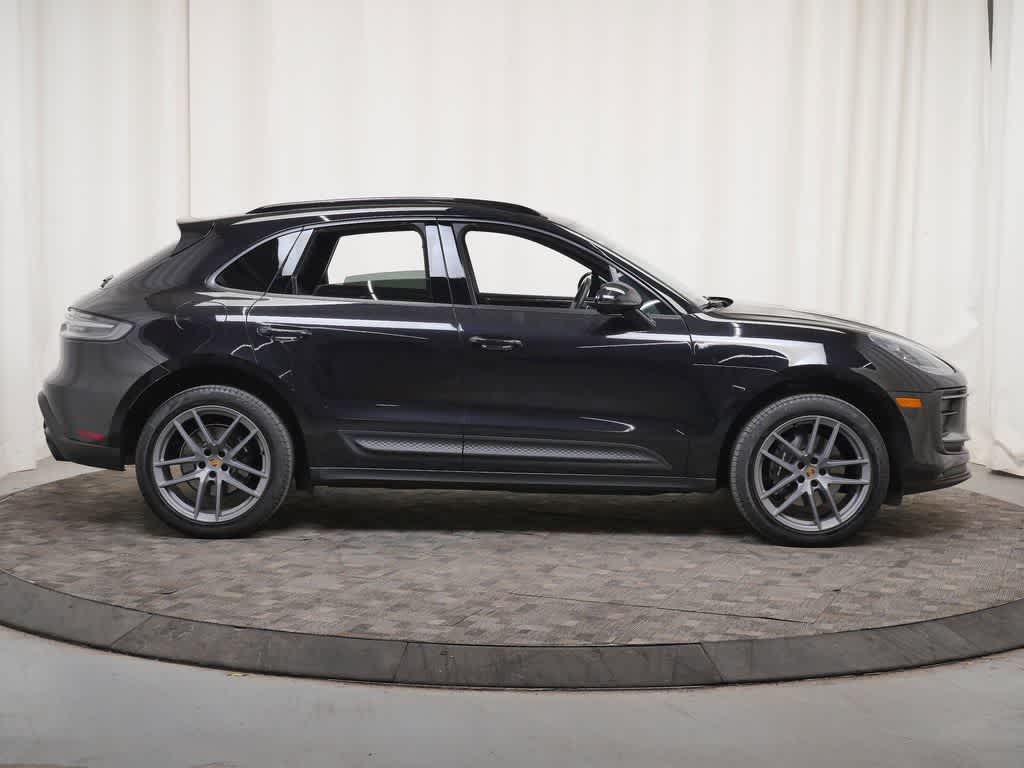 Thumbnail: 2023 Porsche Macan - 8